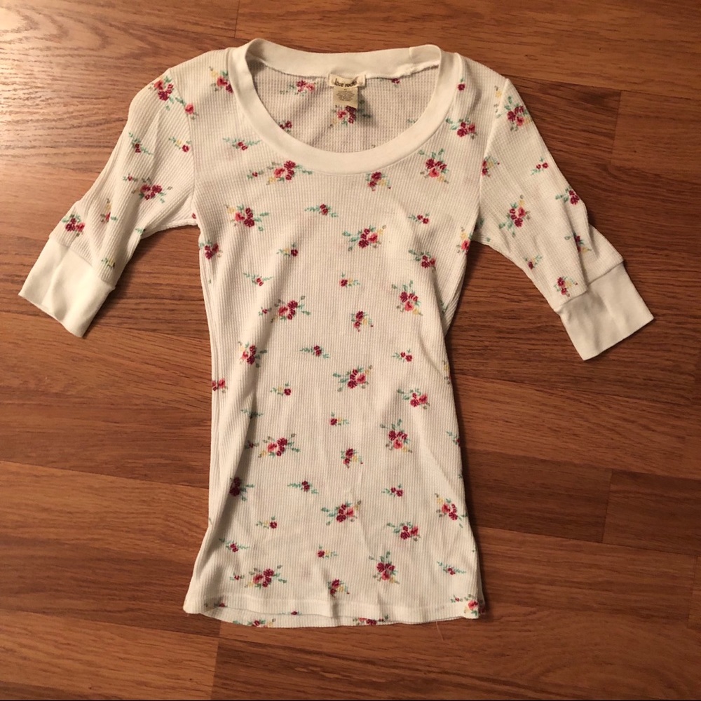 🌸ditsy floral waffle knit top!!